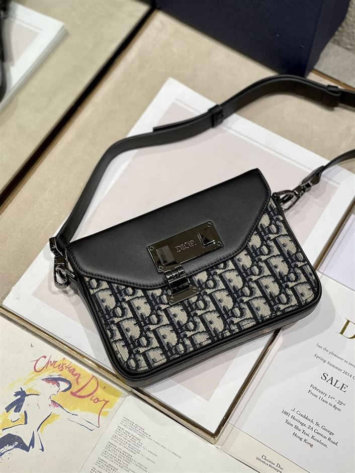 DIOR MESSENGER POUCH OBLIQUE GALAXY – DOB080