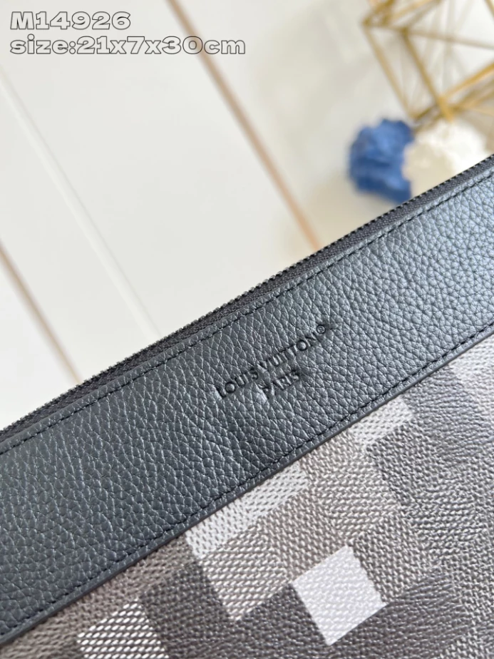 POCHETTE VOYAGE SOUPLE BLACK DAMOFLAGE CANVAS DAMOFLAGE BLACK COATED CANVAS – LW382