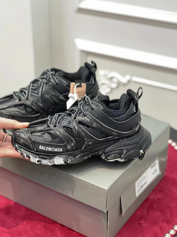 BALENCIAGA TRACK SNEAKER – BLA127