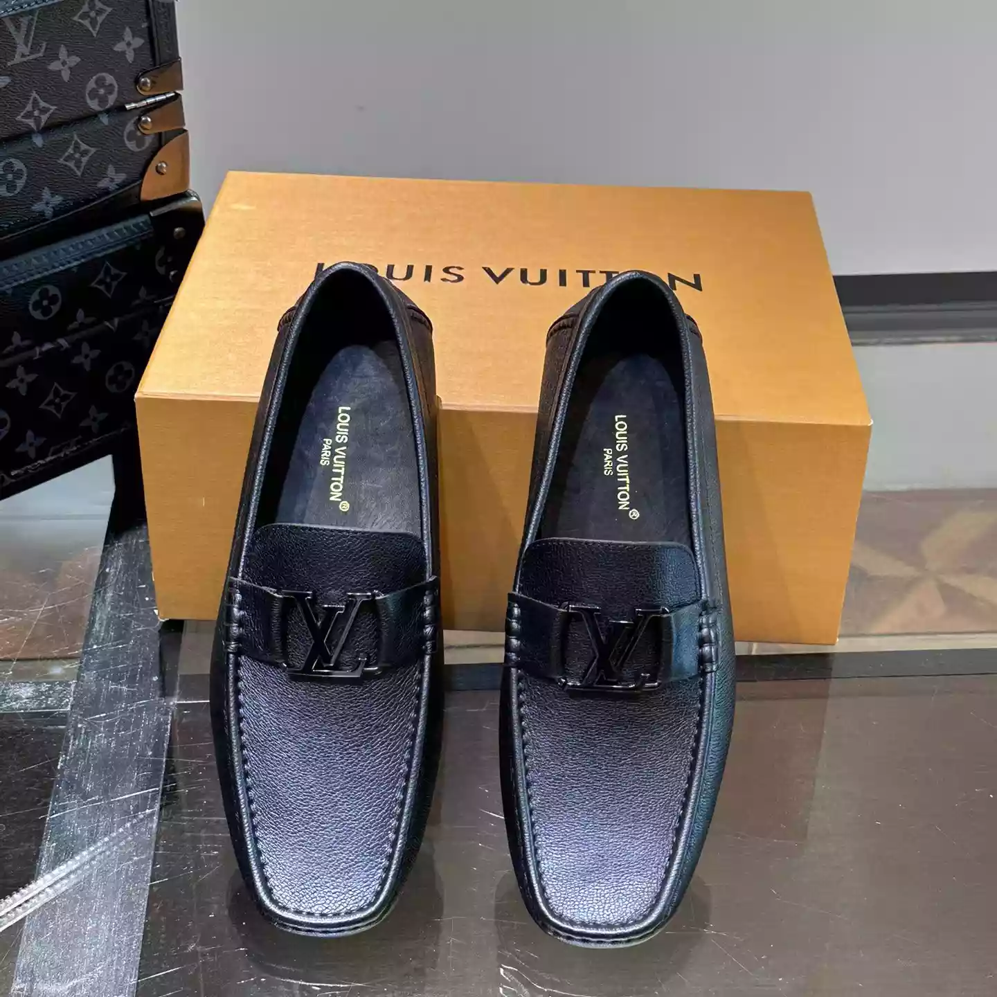 MONTE CARLO MOCCASIN IN BLACK – VL045