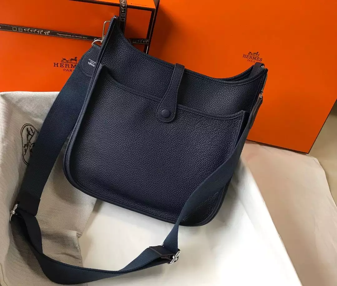 Hermes Evelyne III 29 PM Bag In Dark Blue Clemence Leather – HW058