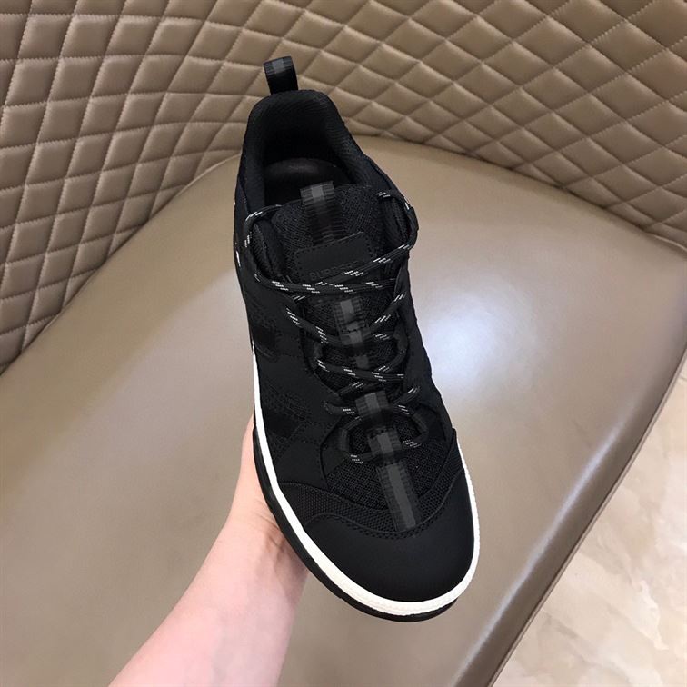 BURBERRY UNION SNEAKERS – BBR017