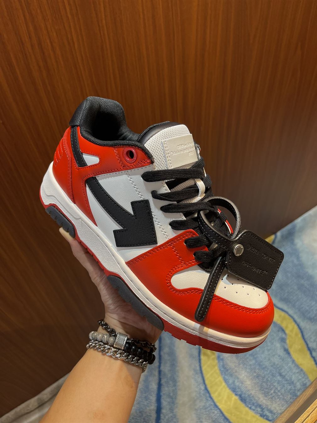 OFF-WHITE OUT OF OFFICE OOO BLACK WHITE RED – OFW025