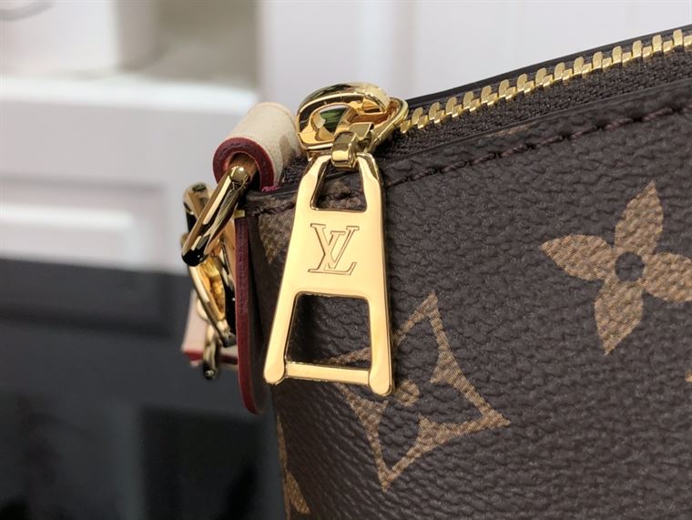 LOUIS VUITTON BOETIE MM MONOGRAM – LW136
