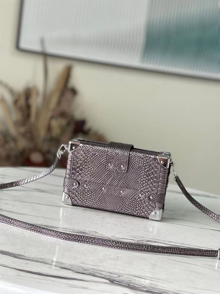 LOUIS VUITTON PETITE MALLE CROCODILIEN MAT – LW067