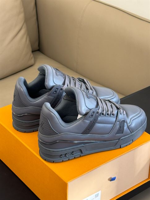 LOUIS VUITTON LV TRAINER SNEAKER – LVS179