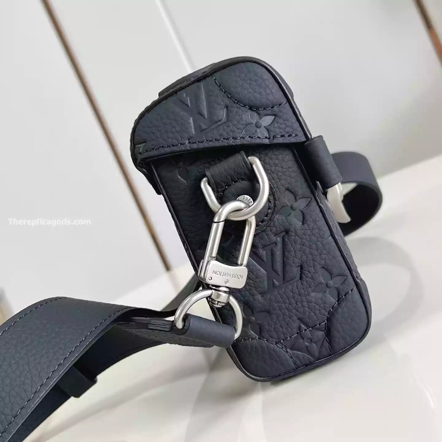 SOUL TRUNK CROSSBAG BLACK TAURILLON MONOGRAM – LW298