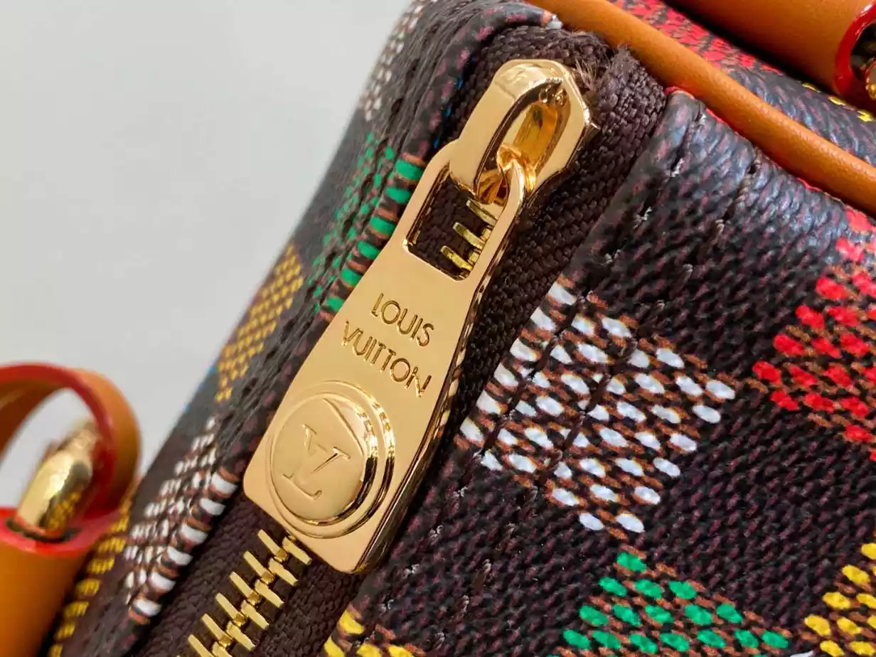 Louis Vuitton Keepall Bandoulière 25 – LW199