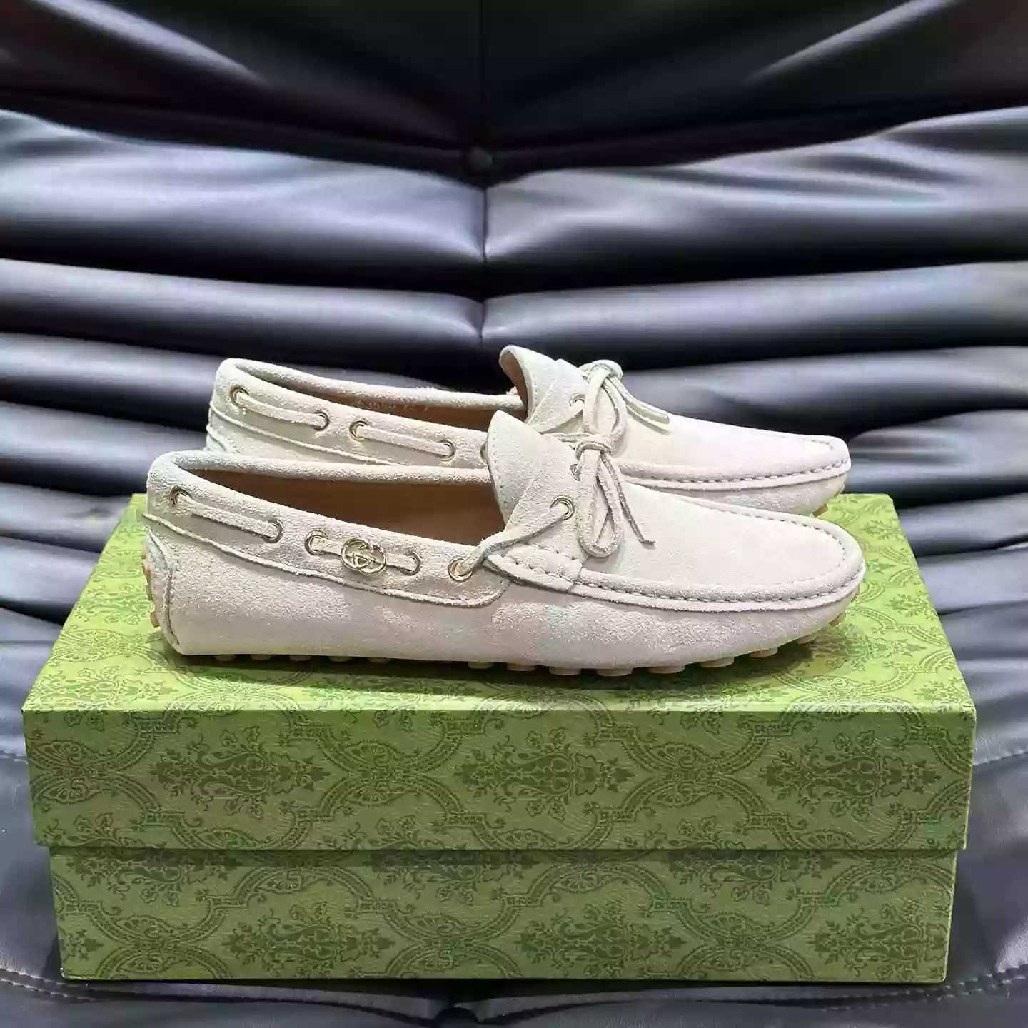 MEN’S DRIVER WITH INTERLOCKING G IN WHITE – GL101