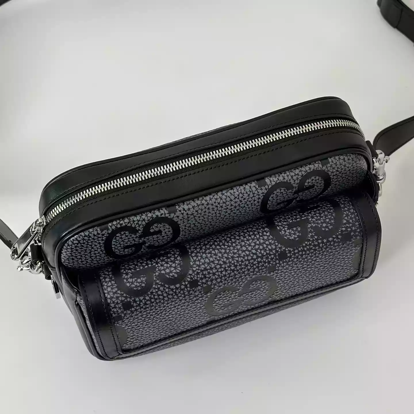 GG jumbo small crossbody bag in grey and black GG leather – BG077
