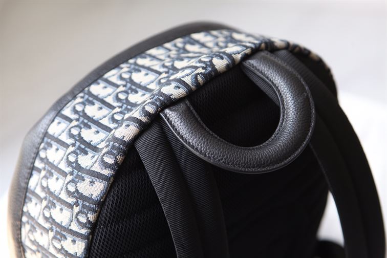 DIOR RIDER BACKPACK BEIGE AND BLACK DIOR OBLIQUE JACQUARD – DIO028