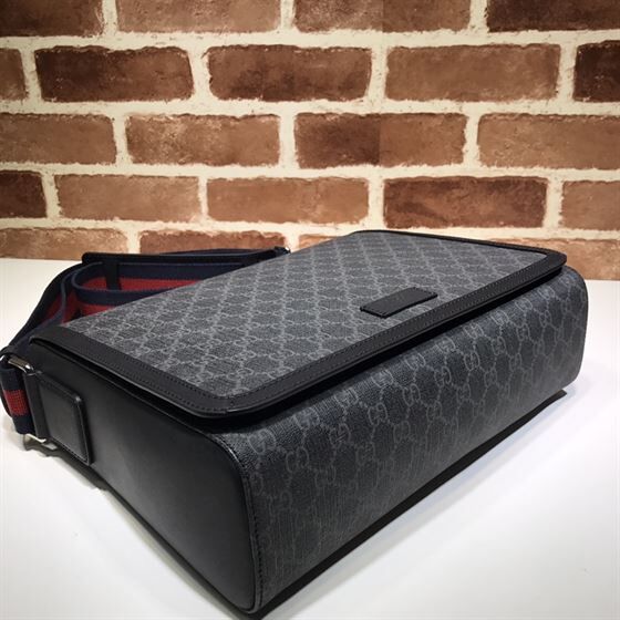 GUCCI GG SUPREME FLAP MESSENGER – BG007