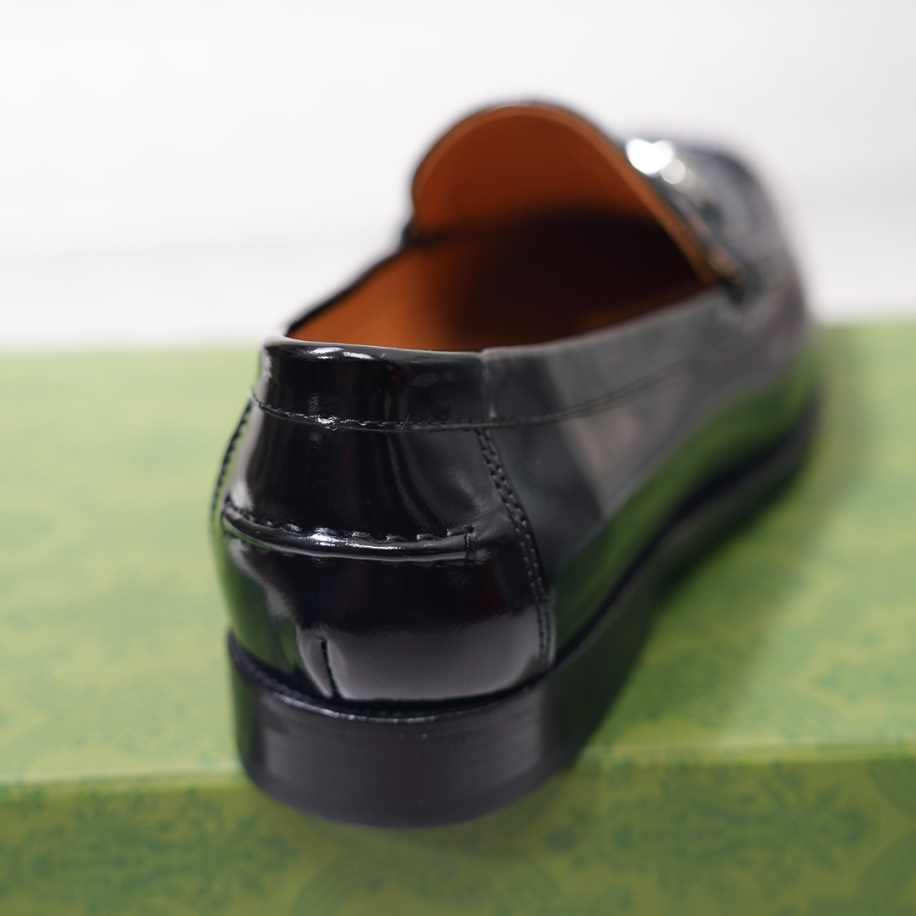 GUCCI LEATHER BLACK GC LOGO LOAFER – GL054