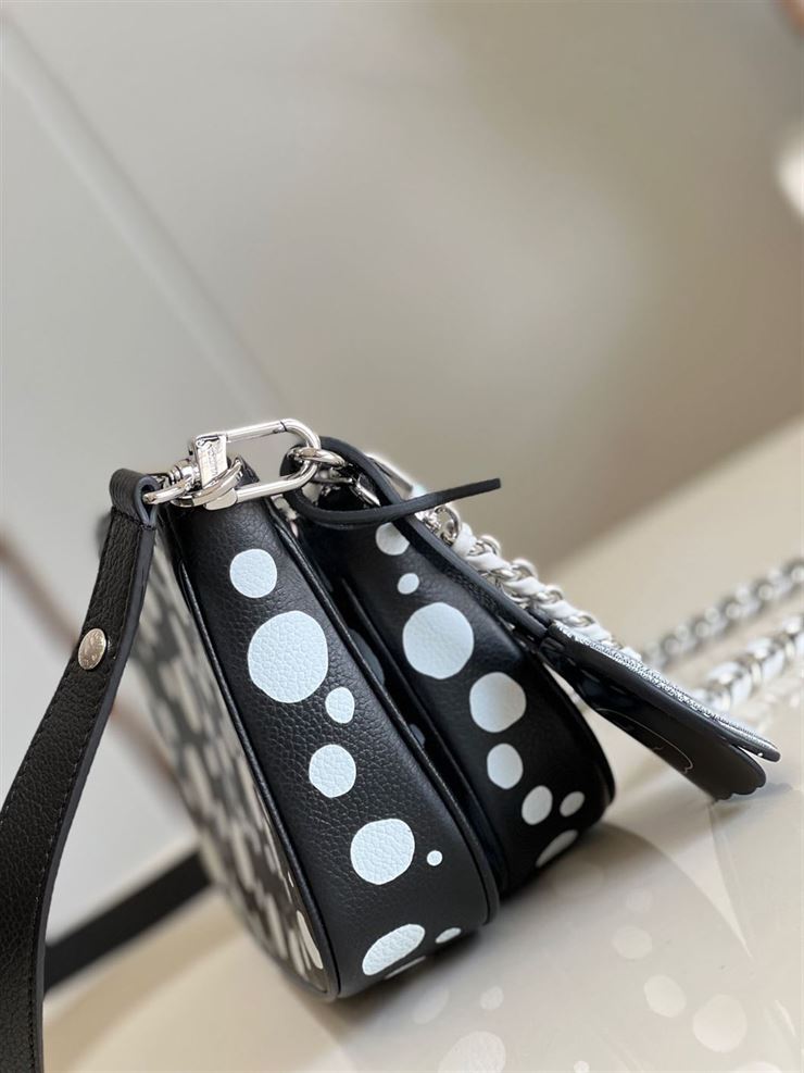 LOUIS VUITTON LV X YK MULTI POCHETTE ACCESSOIRES MONOGRAM EMPREINTE – LW077