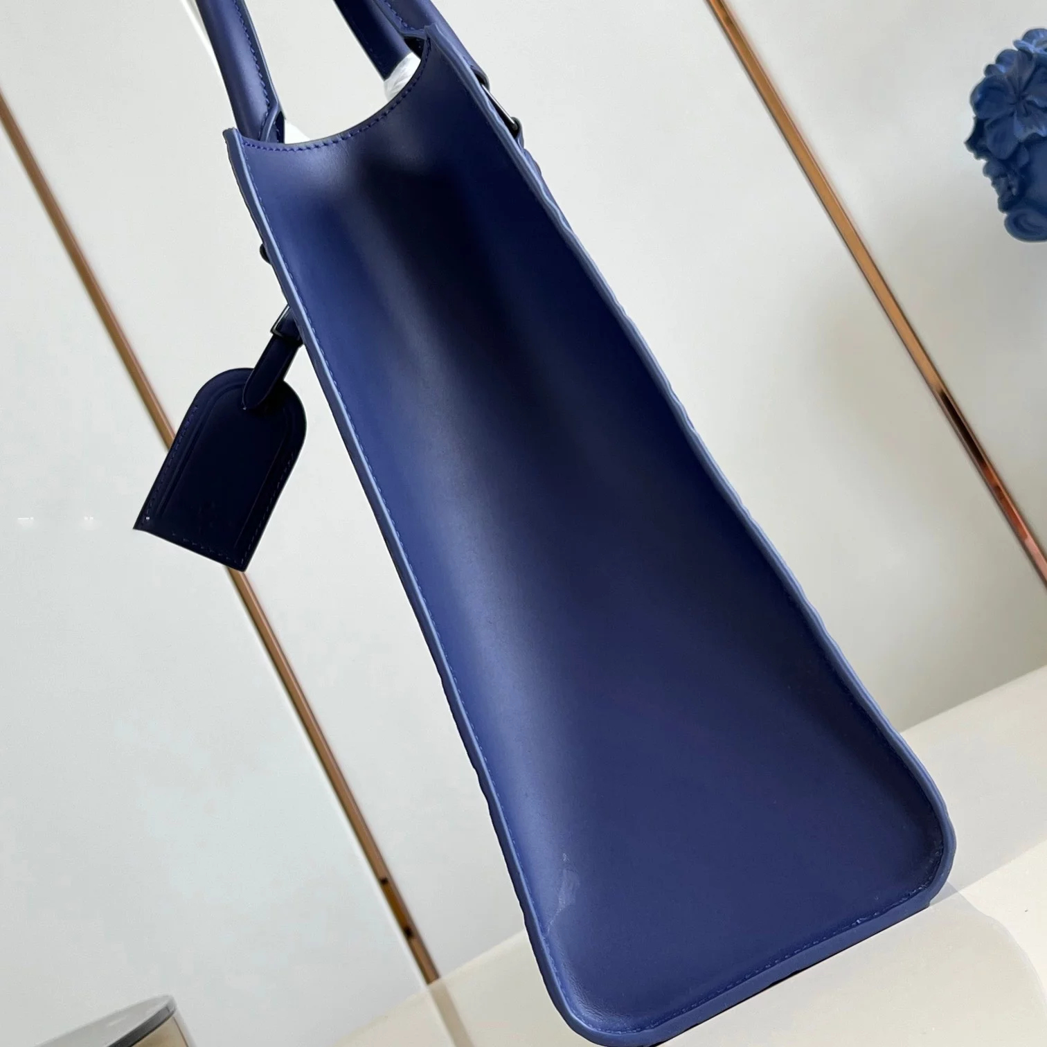 SAC PLAT 24H SAPPHIRE TAURILLON MONOGRAM LEATHER M11690 – LW328