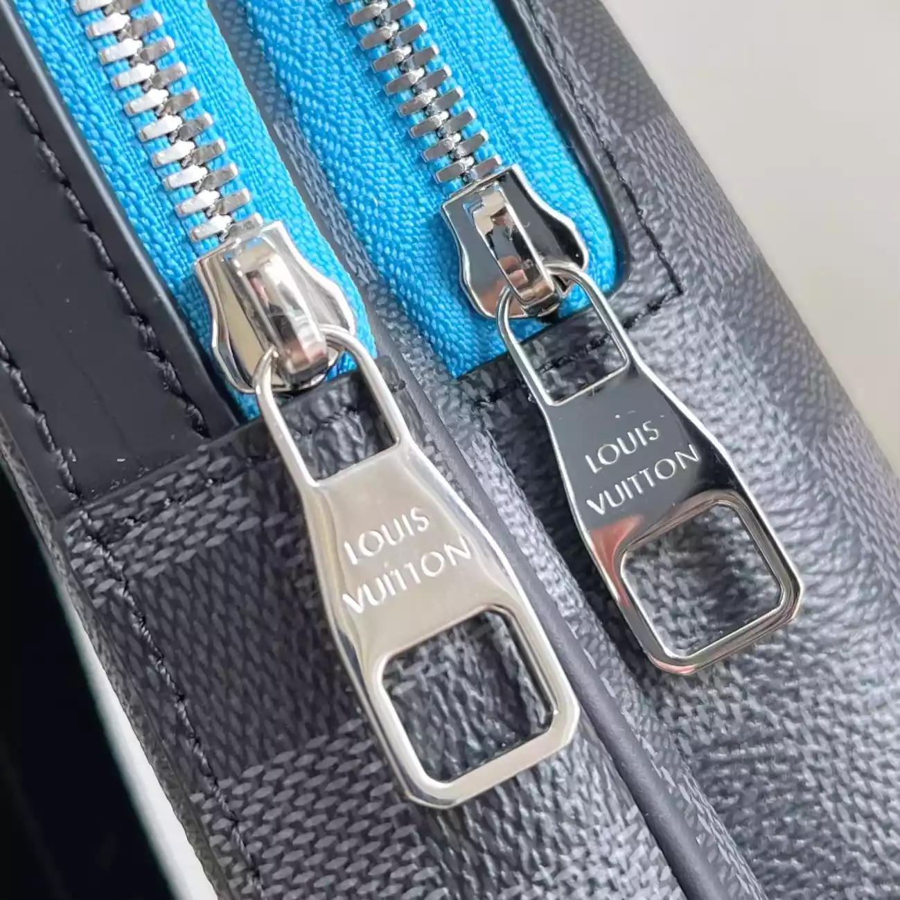 AVENUE BAG INDIGO BLUE DAMIER GRAPHITE N00086 – LW272