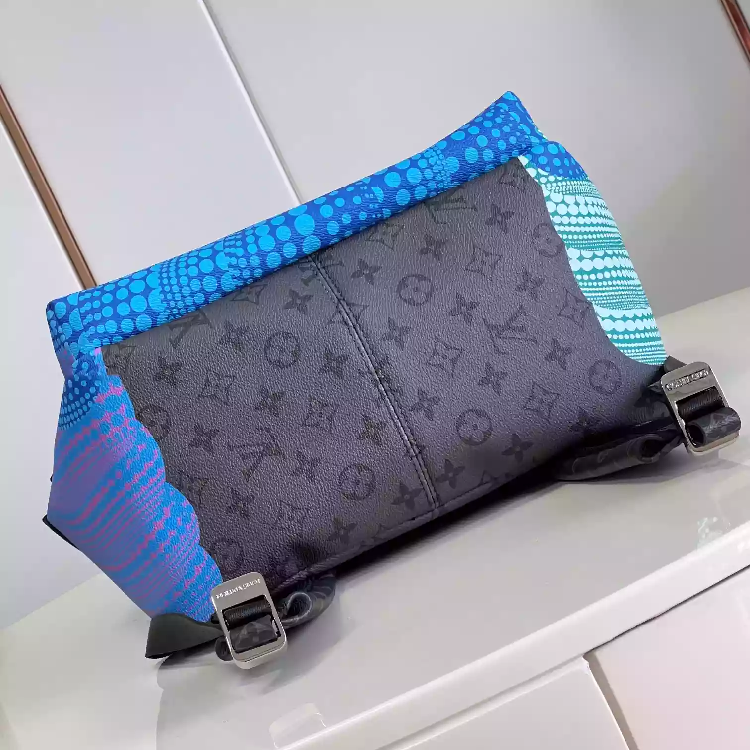 X YAYOI KUSAMA DISCOVERY BAG MONOGRAM ECLIPSE M46440 – LW340