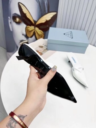 PRADA SABOTS MULES IN WHITE BRUSHED LEATHER – PSD055