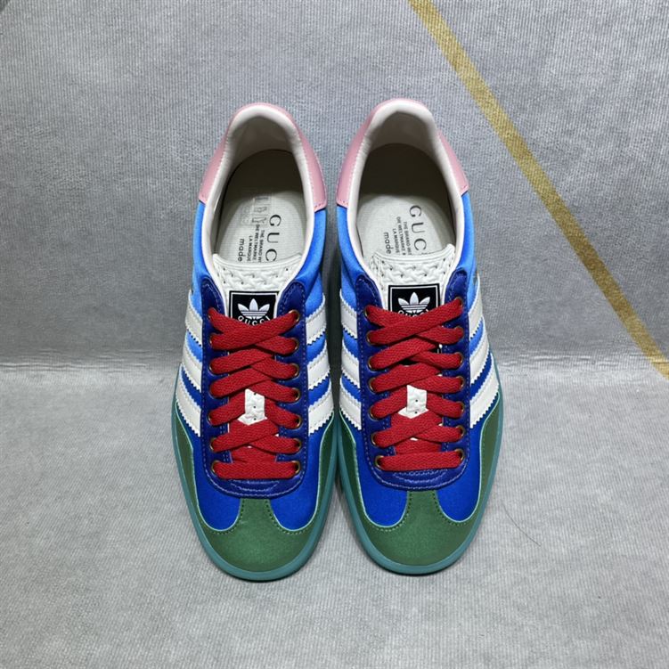 GUCCI X ADIDAS GAZELLE LOW-TOP SNEAKERS IN LIGHT BLUE – GCC029