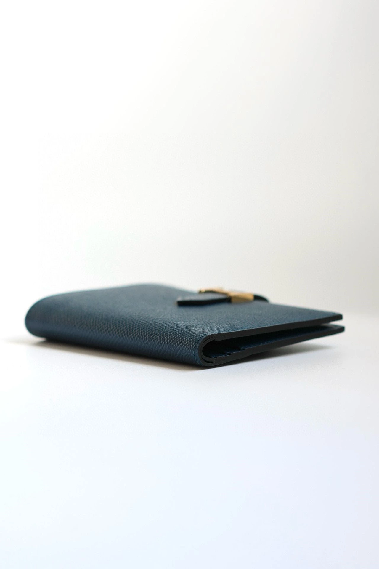 Hermes Bearn Compact Handmade Wallet in Deep Blue Epsom Calfskin – HW154