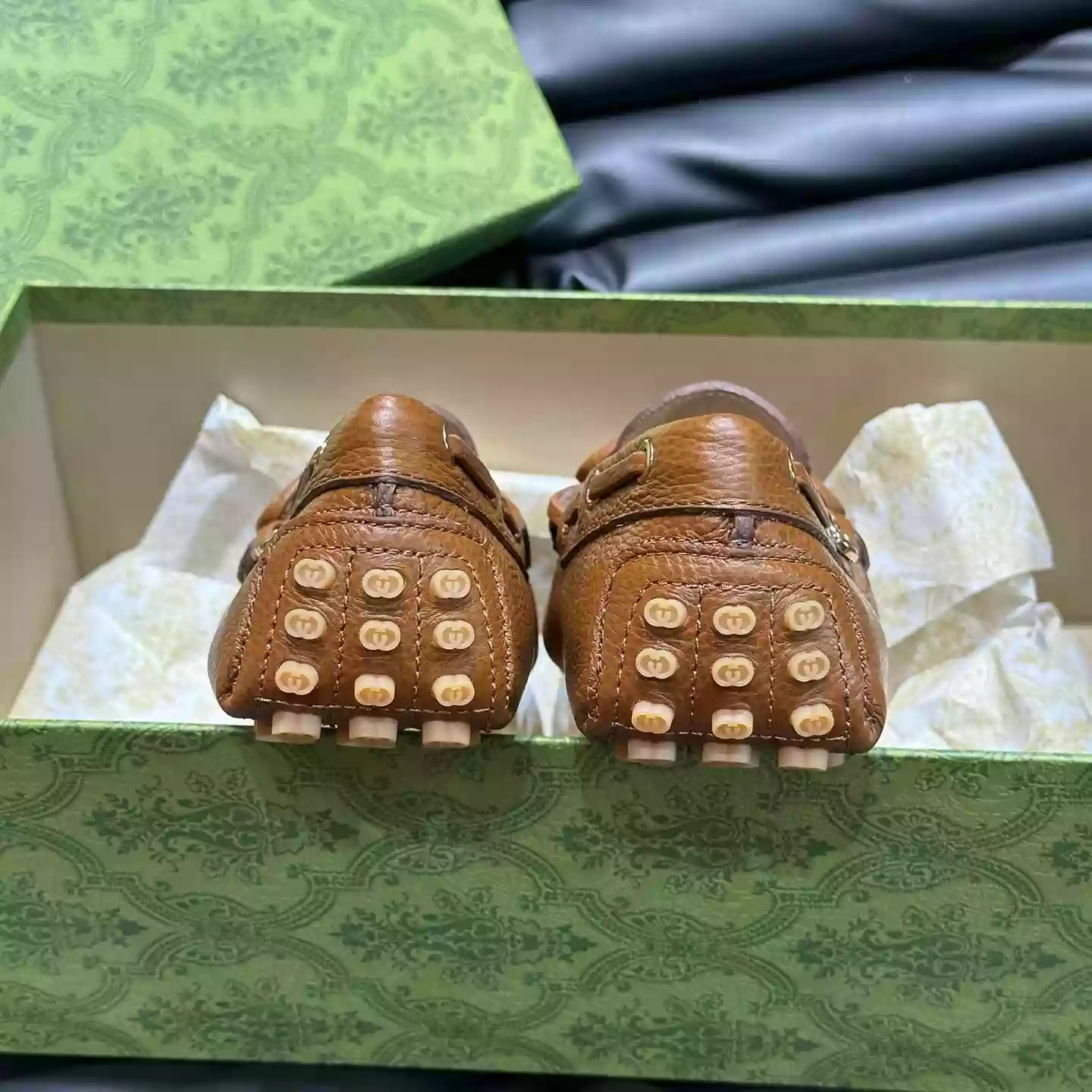 MEN’S DRIVER WITH INTERLOCKING G IN BROWN – GL103