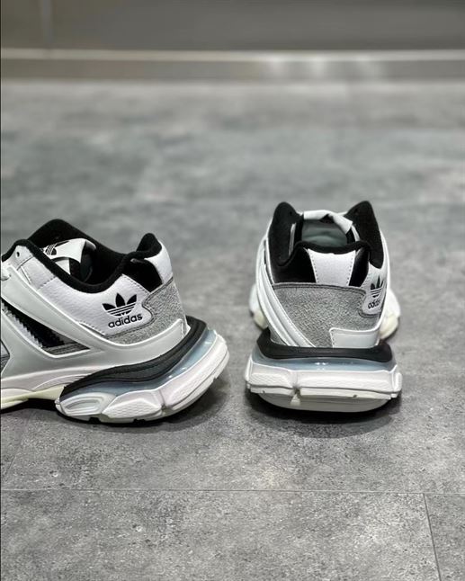 BALENCIAGA X ADIDAS TRACK FORUM LOW TOP SNEAKER – BLA083