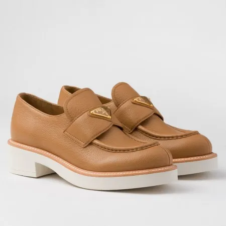 Prada Women’s Loafers in Brown Grained Leather – PRL011