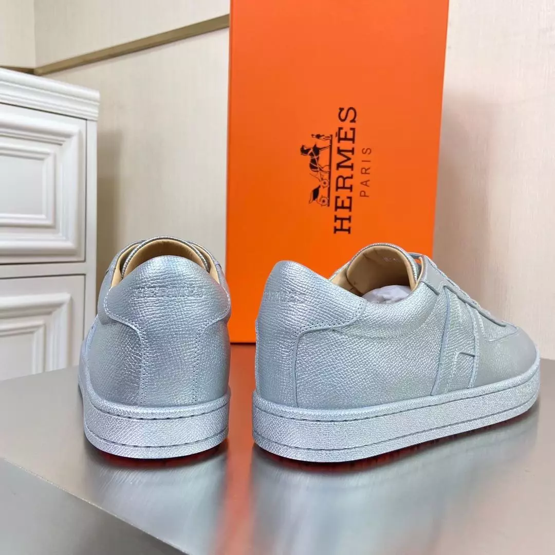 Hermes Boomerang Sneakers In Silver Epsom Leather – HM053