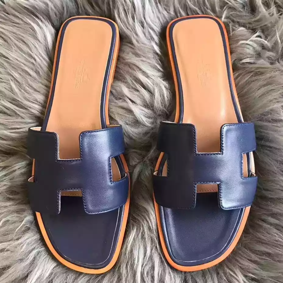 HERMES ORAN SLIDE SANDALS IN NAVY BLUE SWIFT CALFSKIN – HMSD126