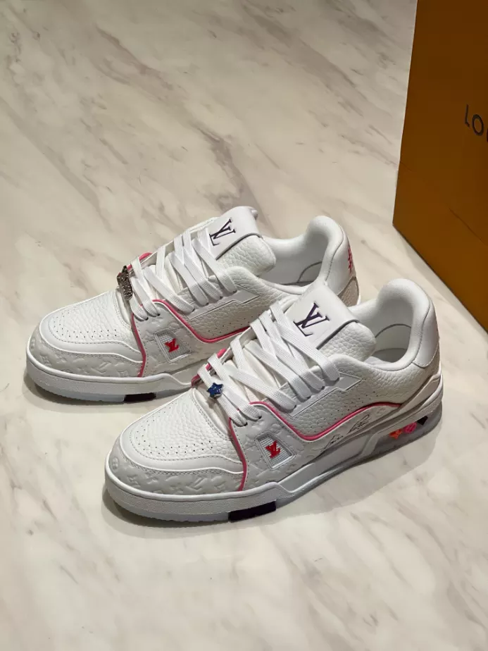 LOUIS VUITTON TRAINER SNEAKER – LVS241