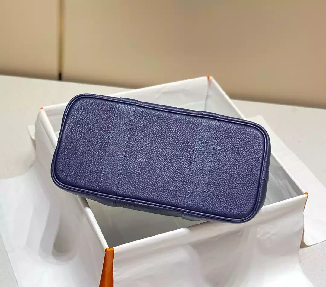 Hermes Garden Party 30 Bag In Blue Saphir Taurillon Leather – HW071