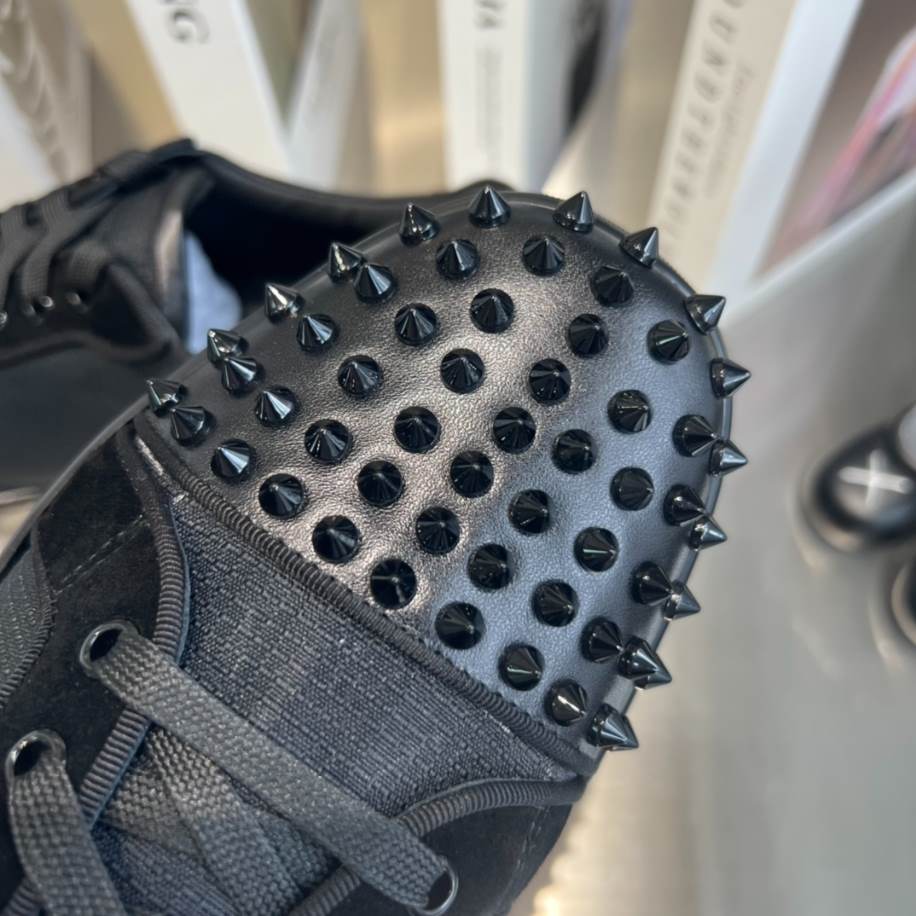 Christian Louboutin Casual Rivet Low Top Spikes Flats Black Sneaker – CLS047