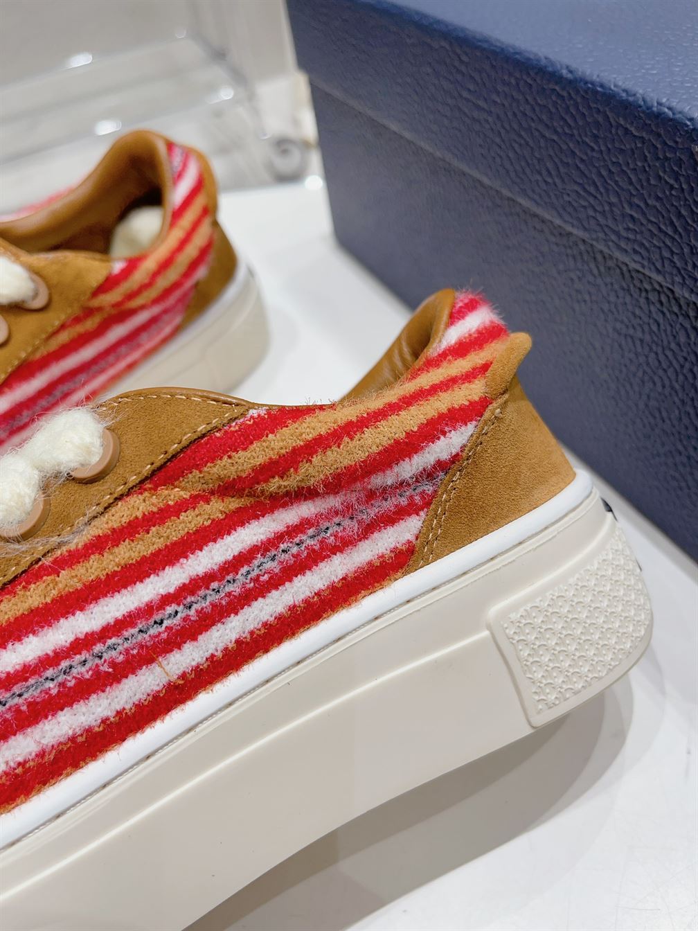 DIOR TEARS B33 SNEAKER LIMITED AND NUMBERED EDITION – DO137