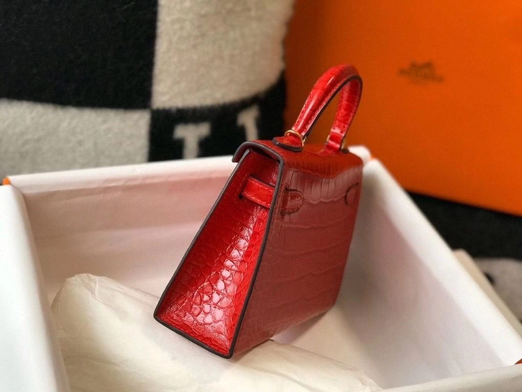 Hermes Kelly Mini II Bag In Red Embossed Crocodile Leather – HW134