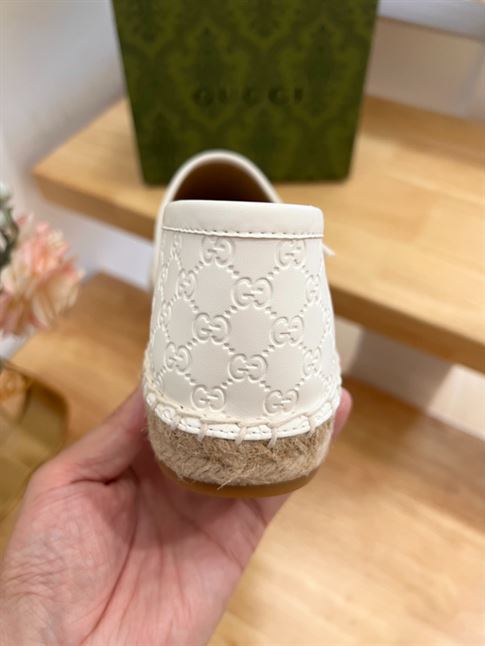 GUCCI PILAR LOGO-EMBOSSED LEATHER ESPADRILLES IN WHITE – GL030