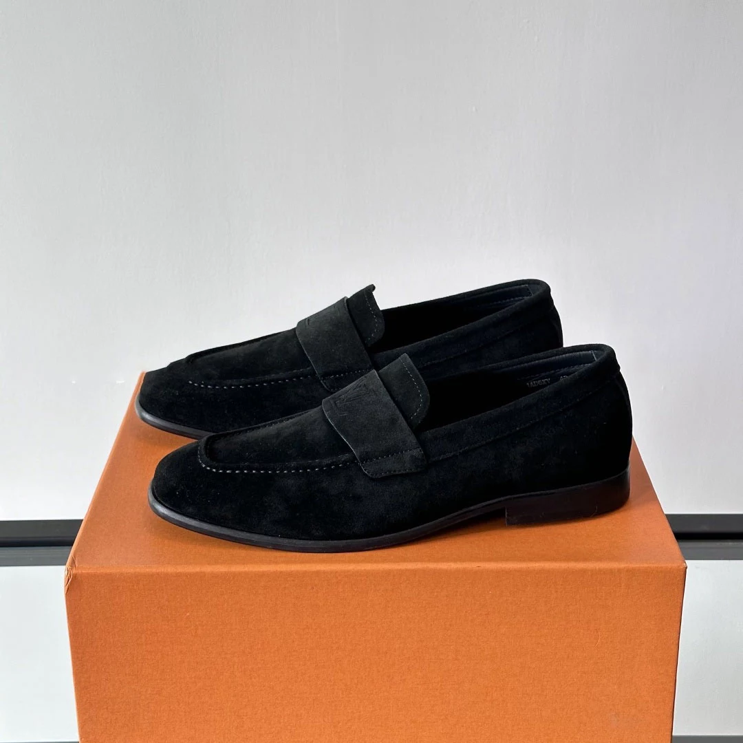 GLOVE LOAFERS IN BLACK – VL056