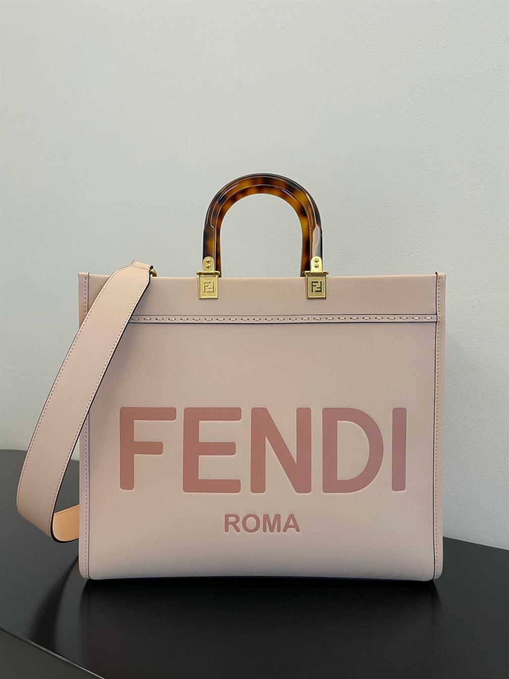FENDI SUNSHINE MEDIUM PALE PINK LEATHER SHOPPER – F022
