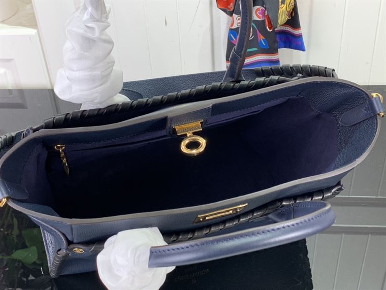 LOUIS VUITTON ON MY SIDE MM BLACK HIGH END LEATHERS – LW082