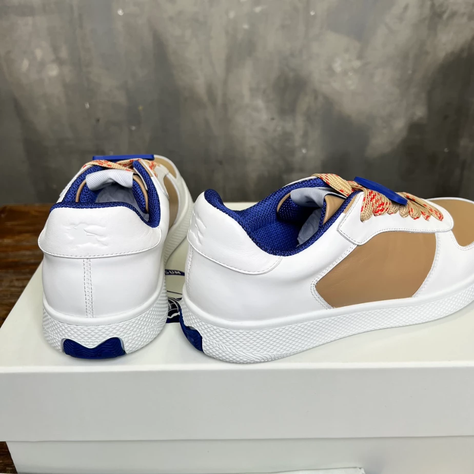 BURBERRY LEATHER SNEAKERS – BBR076