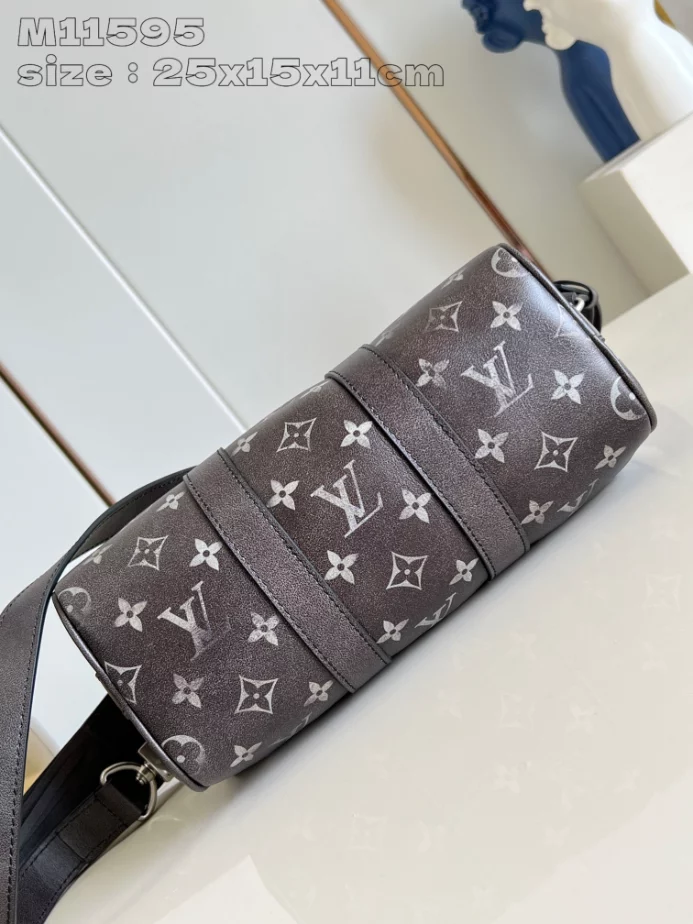 Louis Vuitton Keepall Bandoulière 25 Autres Cuirs Monogram – LW196