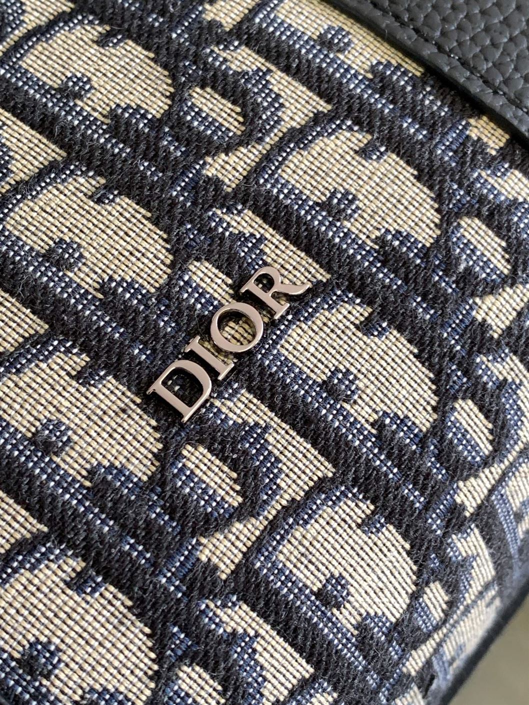 DIOR LINGOT 26 BAG BEGIN AND BLACK DIOR OBLIQUE JACQUARD – DIO045