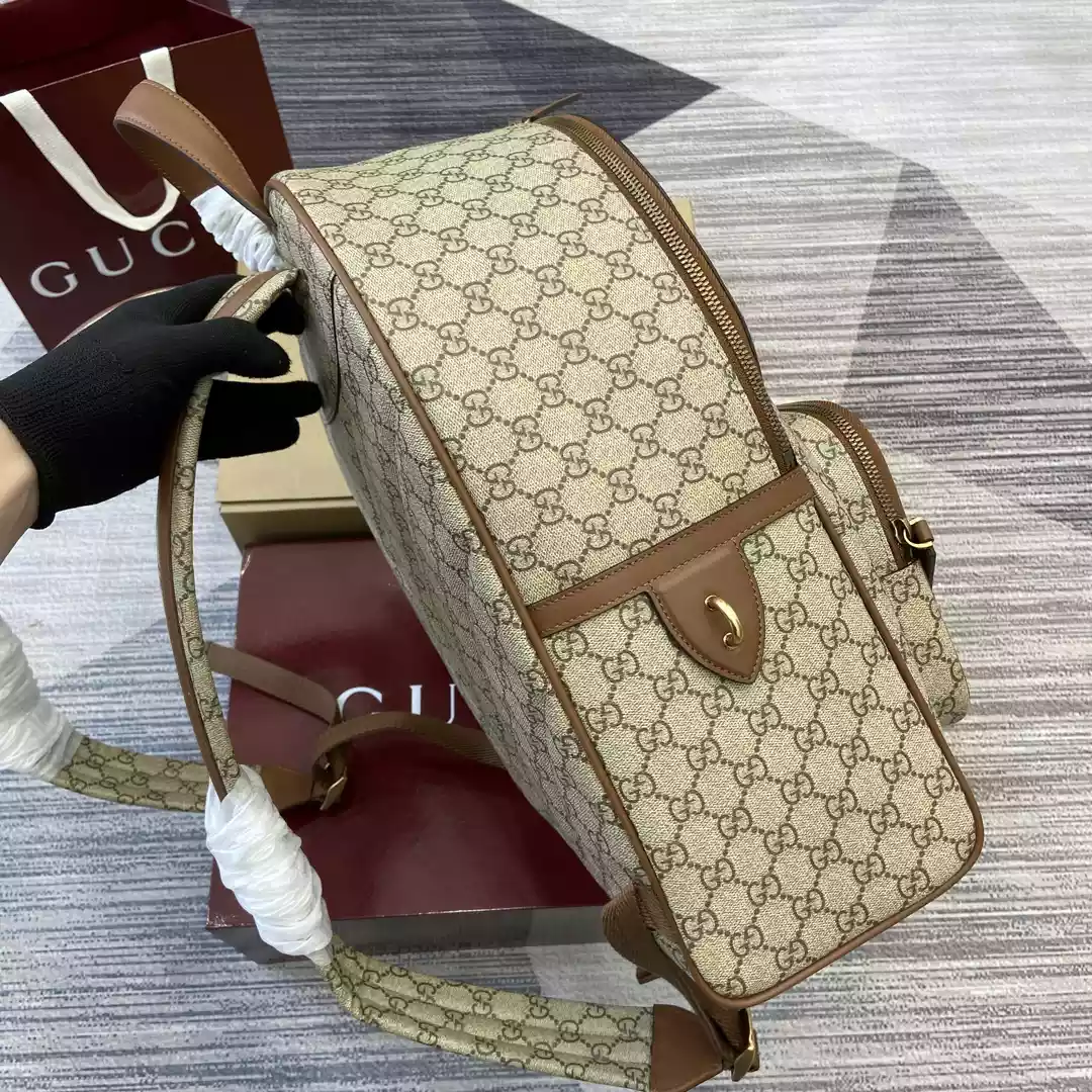 GG Emblem medium backpack in beige and dark brown – BG071