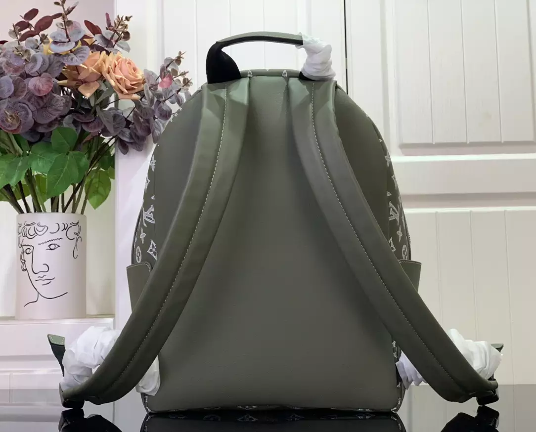 Louis Vuitton Discovery PM Backpack Olive Green Monogram Shadow Leather – LW148