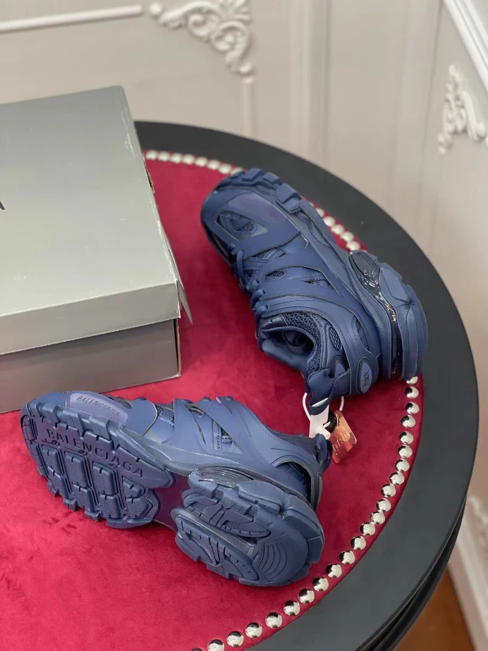 BALENCIAGA TRACK SNEAKER – BLA133