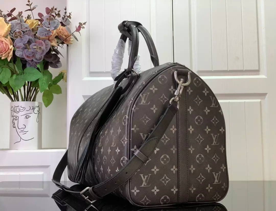Louis Vuitton Keepall 50cm Leather Bag in Black – LW189