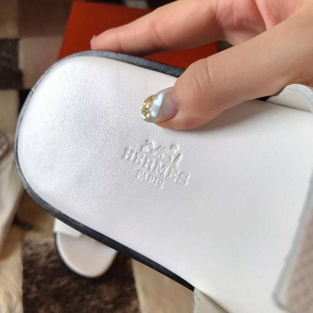 HERMES MEN’S IZMIR SANDALS IN WHITE EPSOM LEATHER – HMSD030