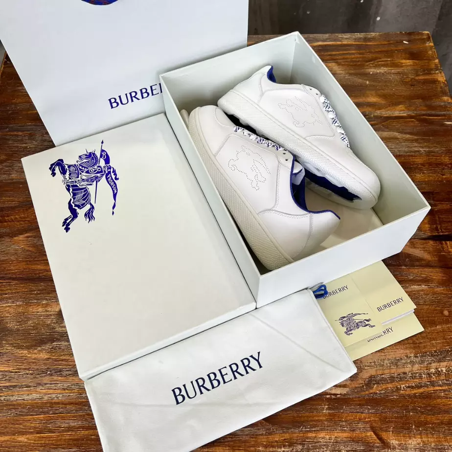 BURBERRY LEATHER STOCK SNEAKERS – BBR088