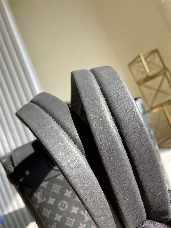 LOUIS VUITTON STEAMER BACKPACK – LVB037