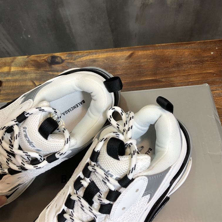BALENCIAGA TRIPLE S SNEAKERS – BLA010