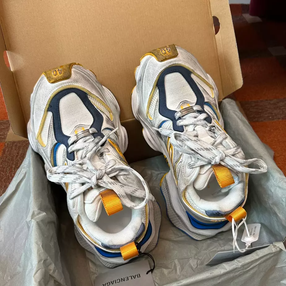 BALENCIAGA MEN’S CARGO SNEAKER – BLA105